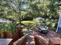 1920s Bungalow with private garden, close to downtown Hotels in Sans Souci