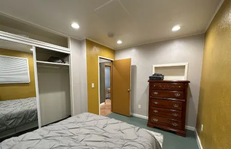 Spacious Home, Vintage Charm Отели в г. Бисби