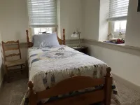 Charming 4 bedroom FarmHaus, circa 1790, renovated on Scenic Byway.