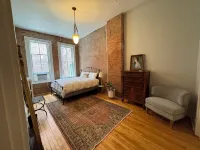 NEW Beautiful Downtown Historic 3 bedroom apartment on iconic Pearl Street