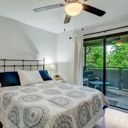 Short walk to the beach- 2BR, 2BA “Tranquility on Amelia"