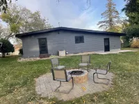 Modern style, 1 block from Lake Pepin