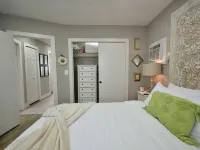 Lux CLEAN Family-ready retreat games, proximity to FIU, Everglades, Shopping +