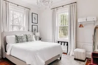 Designer Retreat in Quaint Historic District w Front Porch Dining under the oaks
