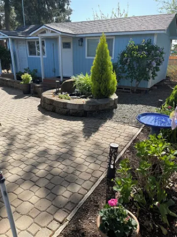 Lovely private guest suite w/hot tub/grill/kitchenette