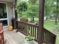 Home Sweet Home, Spacious Sunroom & Fun Deck!