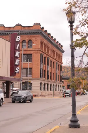 The Exchange 12 | Historic Bldg, 1 BR ADA, Dwntwn