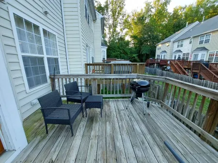 Stunning 2400 Sqft. 4 BR, 3.5 BT in the most convenient location to Quantico