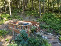 TreeTops Forest Retreat Hotels in Lopez