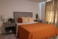 Spacious Palatial 4-bedroom beautiful family-friendly house in Columbus Hotels in Brice