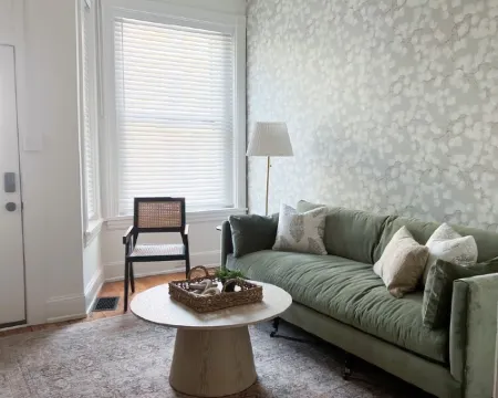 Beautiful 4bd, 2.5ba Lancaster Center City Townhome Hotels in Lancaster