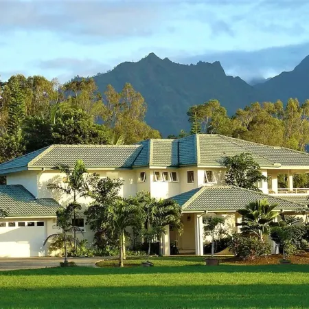 Mokihana House Kauai - 5-bedroom House with Mountain Views, Pool, Tennis and AC
