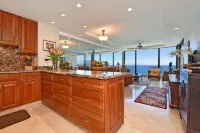 Top Floor! Beachfront - Penthouse! 10% Off for Last-Minute Bookings