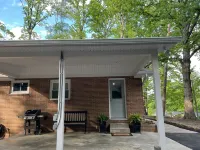 LAKE VIEW!  FISHERMANS DREAM! CLOSE TO BLUESTONE BOAT LANDING! Hotels in Mecklenburg County