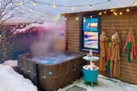 SevenTwenty: Hot Tub under the Stars - Appleton’s Coolest Cozy Stay