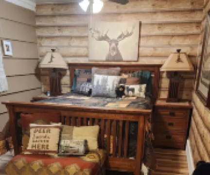 Cozy Romatic Family Mountain Retreat Close to ALL!!