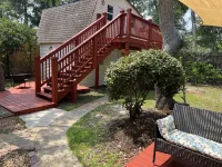 Remodeled House with New Pool!  Walk to Beach on the Bay! Minutes to Beaches! Các khách sạn ở Lake Lorraine