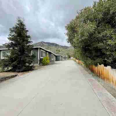 BEAUTIFUL, REMODELED HOME WITH EASY ACCESS TO LAKE AND RIVER - PET FRIENDLY Others