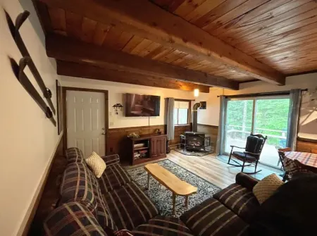 Loose Moose Lodge - Attitash, StoryLand, N. Conway