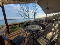 Fox Den- MAGNIFICENT Lake View! 5 minute walk or drive to shoreline!