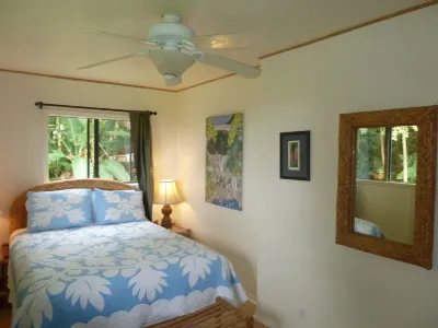 Great location between Hana Town and Hamoa Beach, private, family-friendly Hotels near Hāna Bay Beach Park