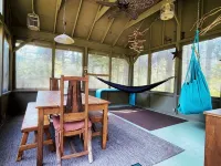 Unique Artisan home, near water, beach ,biking & hiking trails,3 bedroom,Hot tub