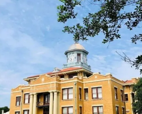 Cozy Waterfront home w/kayaks/Lake Henderson/Withlacoochee Bike Trail/ Springs 因弗內斯酒店