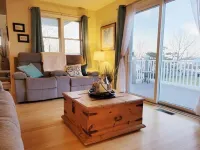 AlloWaves-Luxury Townhome w/ POOL & FISHING PIER