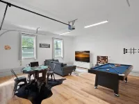 Luxury on the Lake - Waterfront, Private Dock, Kayaks, Paddle Boards, Fire Pit Hotels in Westport