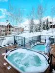 Spacious 3B/3B Condo. Luxury Amenities. ShuffleBoard. HotTubs. 1st FLR. Location