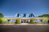 LUXE & SPOTLESS 1st Floor Condo Close to Golf/Pools/Beaches!