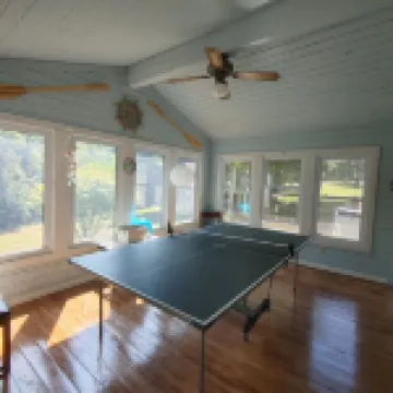 Beautiful Waterfront House with Dock for Family Fun Near Ha Ha Tonka State Park 沃倫酒店