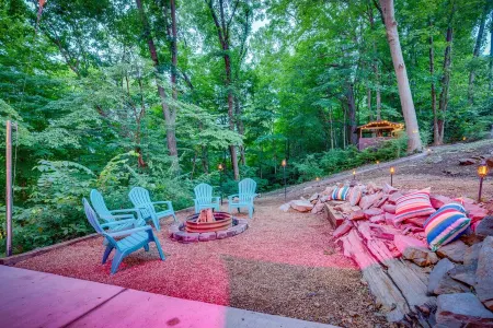 PrivateOasis Grill-Firepit-Private Hike-Gameroom-Dtjc-King-Queen-2Futons-I26Etsu Отели рядом с достопримечательностью «Парк Джаст Джамп Трамполайн»