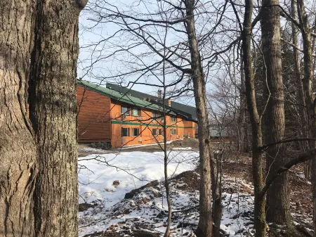 SKI LODGE CONDO NEAR BIG POWDERHORN MTN, BLACK RIVER HARBOR, COPPER PEAK