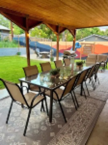 Cozy Colorado Retreat- Arvada w/ murals, game room, large backyard & hot tub!