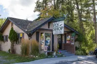 Glieden Lodge Luxury Condo @ the Historical Grand View on Bigfork Bay