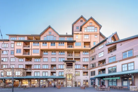 New Listing Ski-In/Ski-Out Zephyr 1 Bedroom Condo at the base of Winter Park