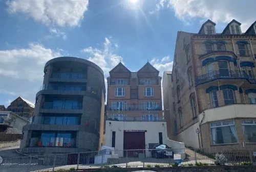 LUXURY PENTHOUSE APARTMENT ALONG  ILFRACOMBE SEAFRONT! GREAT FOR FAMILIES !