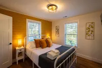 Cozy 2 Br, 2 BA Cottage in Downtown Dahlonega! - Homestays
