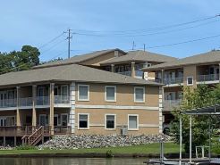 Relaxing Lake View Condo