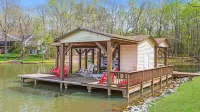 Lakefront 4Bd-2ba; Deep Water; Large Porch; Sleeps 14; Pet Friendly