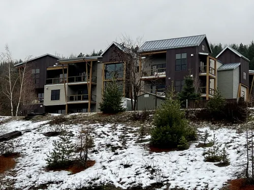 Get Steep and Deep into fun close to bike trails and Silver Mountain Resort! Hotels in Kellogg