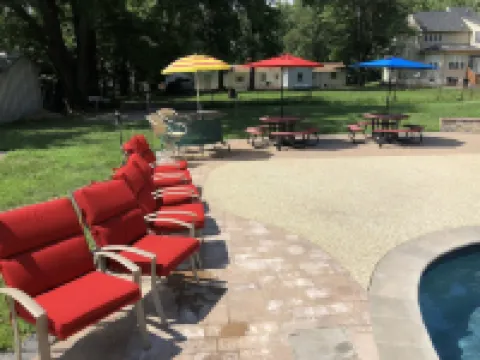 Large Heated Pool & Hot Tub, Near Quantico DAY Parties and Cookouts Welcome