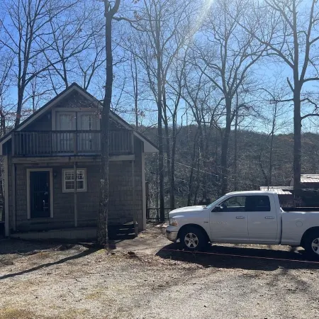 Boo Boo's Cabin - Charming Lake Front Cabin located 5 miles to Helen, GA!