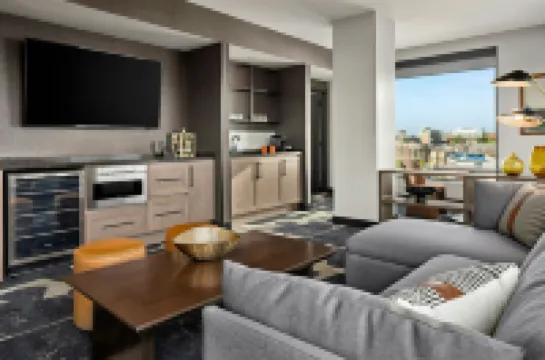 The Trade, Autograph Collection