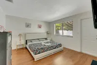 GREAT LOCATION, EAST DELRAY, back yard, pets