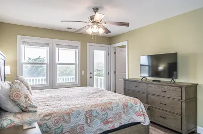 3 BRs; Ensuite Baths; Close to Beach, Boardwalk; Ready for Fun in the Sun