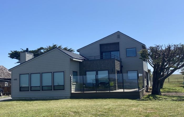 Elegant Coastal Retreat with Ocean Views, Hot Tub & Dog Friendly