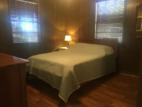 Perfect for PI graduations and Lowcountry getaways, close to PI and Sands Beach.