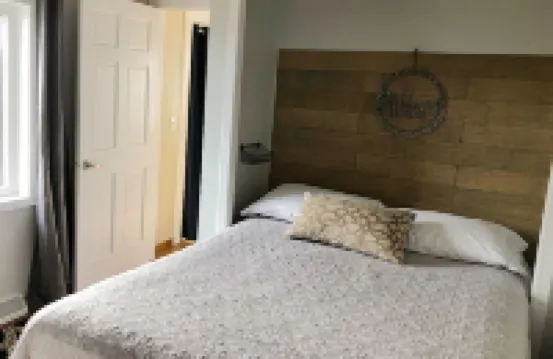 Riverview Getaways (only 13 miles to La Crosse WI or Iowa border)